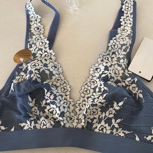Wacoal bralette. Never worn!